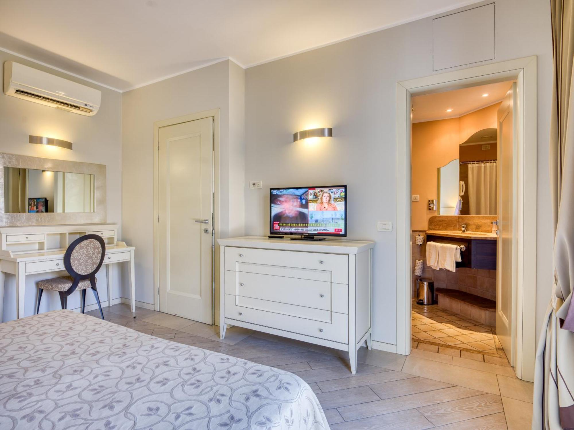 Parc Hotel Germano Suites & Apartments Bardolino Eksteriør billede