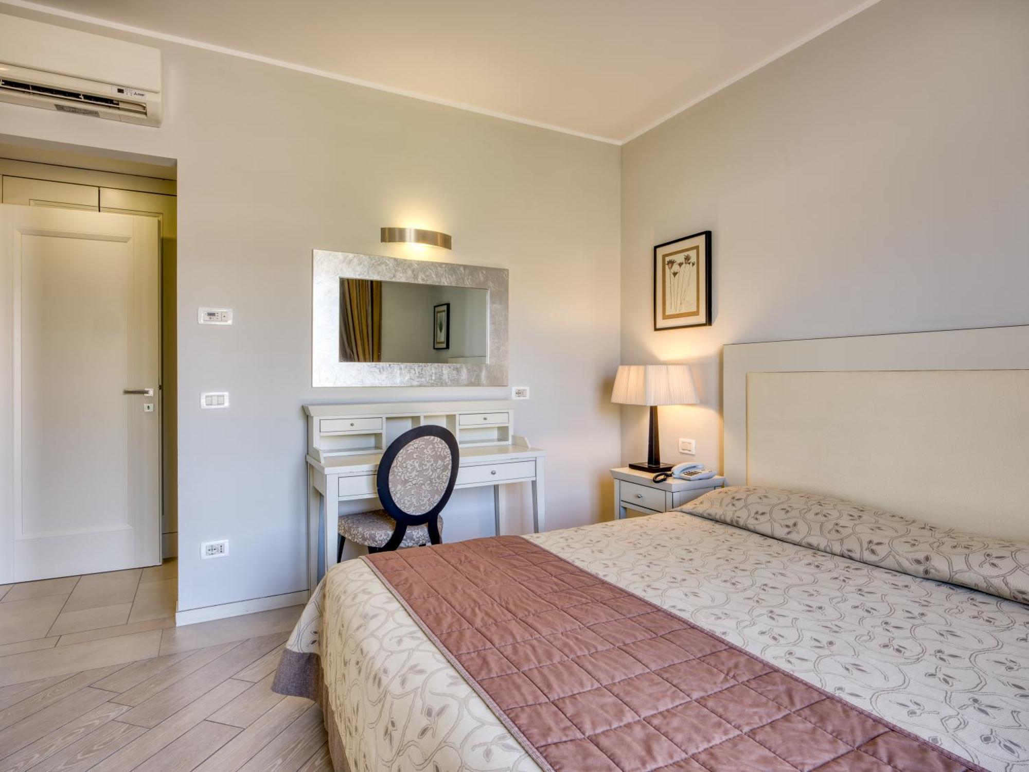 Parc Hotel Germano Suites & Apartments Bardolino Eksteriør billede